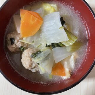 白菜と肉団子の味噌汁